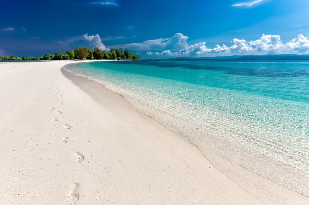 beach, sea, footprints, sand, sandy beach, seashore, shore, coast, coastline, shoreline, tropical island, nature, landscape, tropical, white sand beach, travel, indonesia